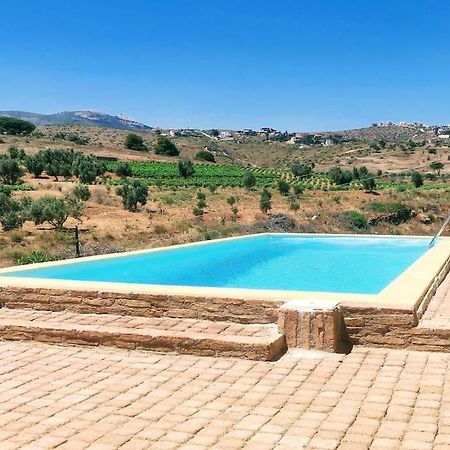 Summer House With A Pool Near Sea, Port & Airport Apartment Rafina  Exterior photo